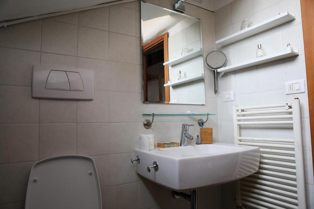 L'Arche Comfort&Relax - Yellow House Di Viale Certosa มิลาน ภายนอก รูปภาพ